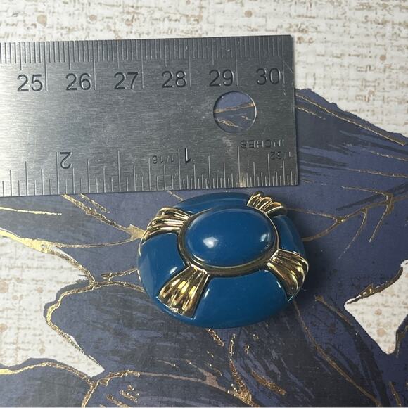 Vintage 80s Light Oversized Bright Blue Acrylic and Gold Clip Earrings D3 - Picture 9 of 9